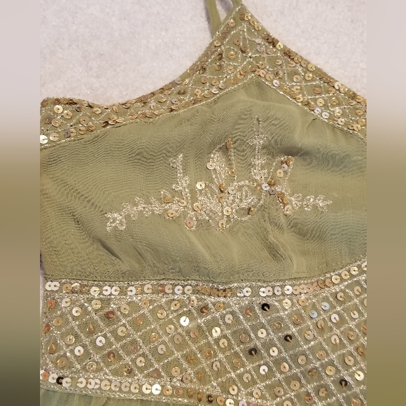 Green top with gold sequins, size M - Picture 2 of 7